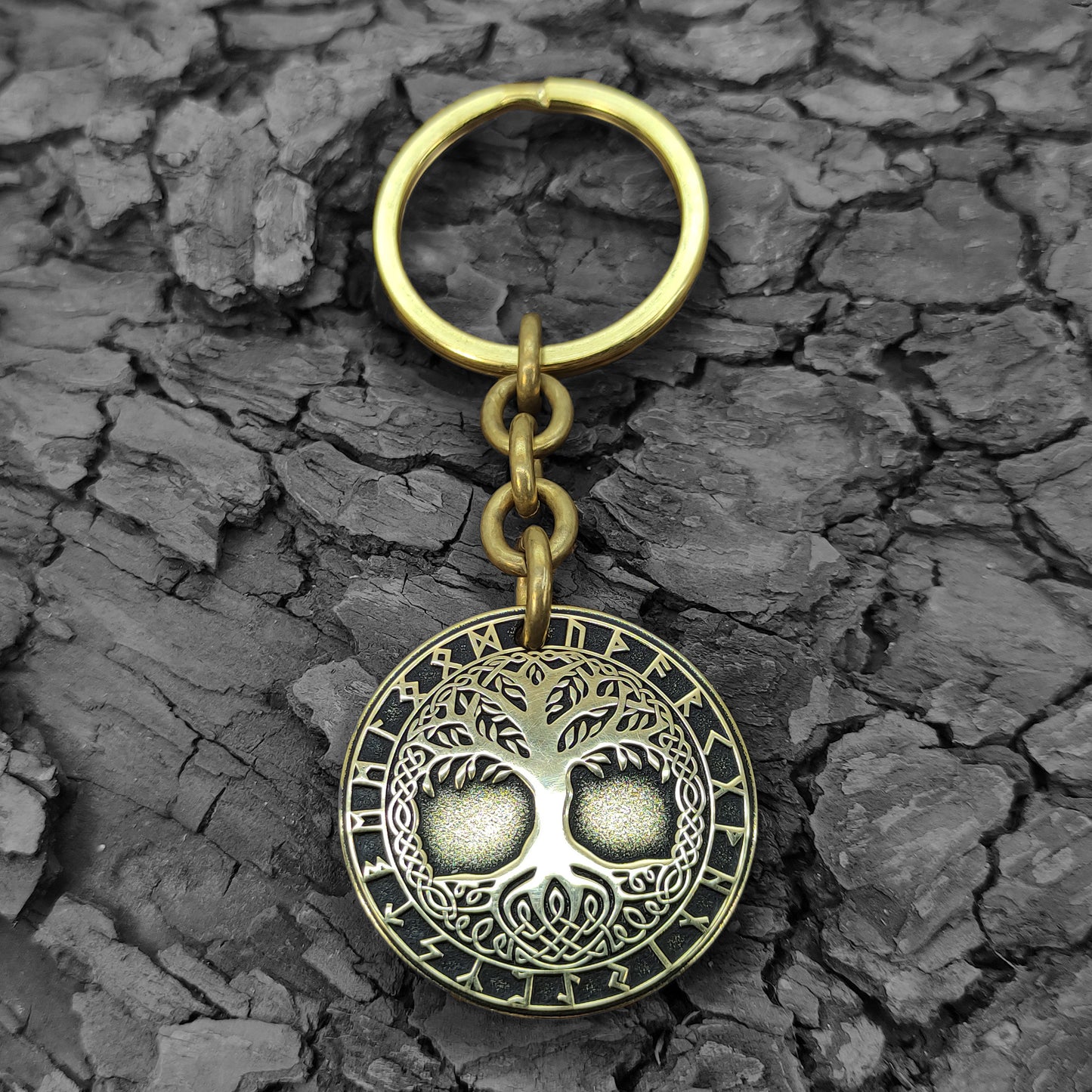 Brass Coin Keychain Tree of Life Yggdrasil – Personalized Gift, Symbol of Harmony and Strength